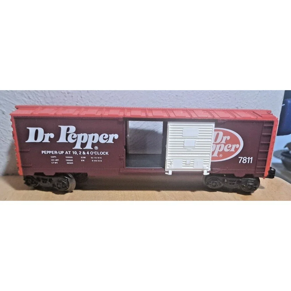 Lionel Dr Pepper Box Car O and O27 Gauge.6-7811